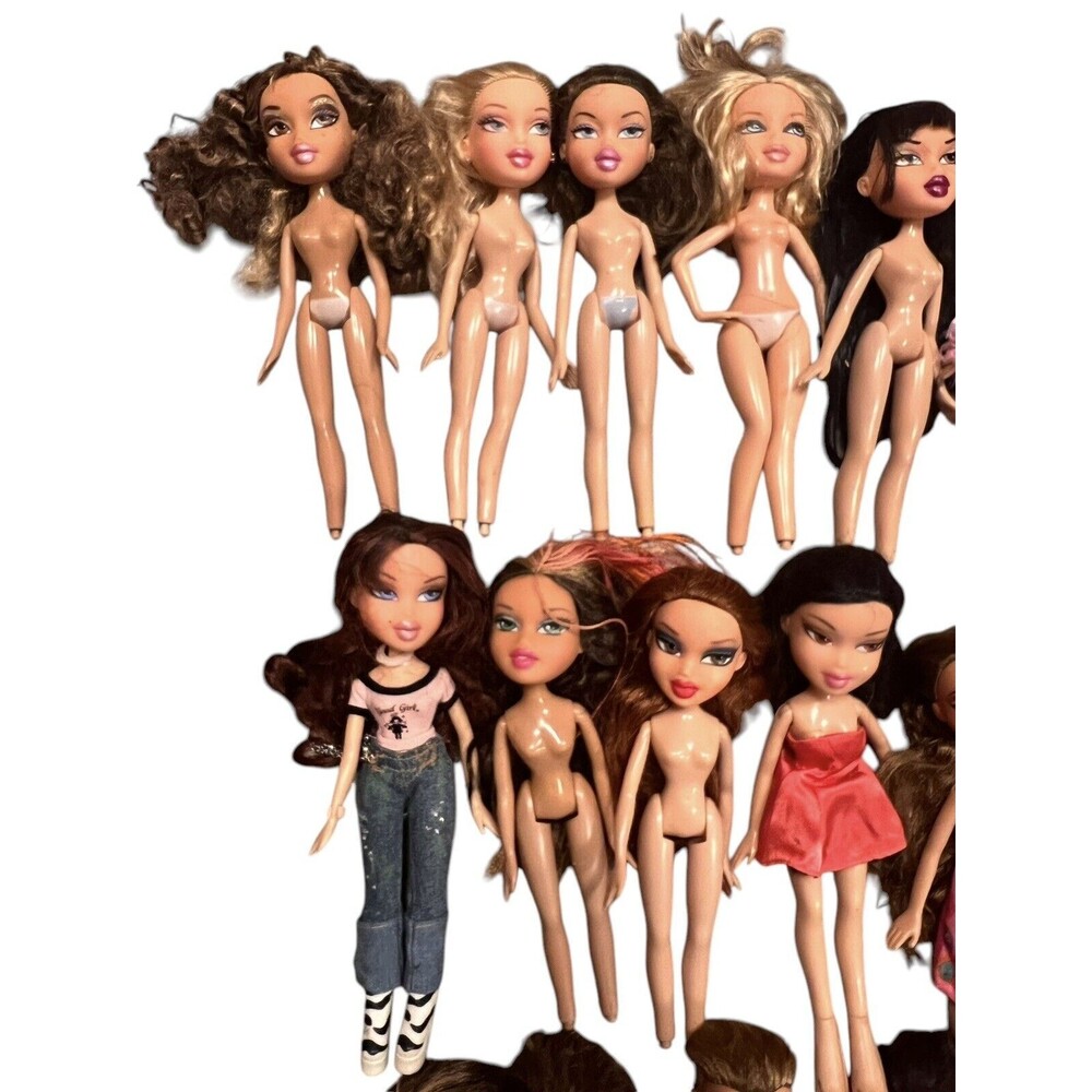 Vintage 90s 19 Bratz Dolls TLC Some Shoes & Cloths 2 Pony’s 1 Head & Motorcycle - Picture 5 of 8
